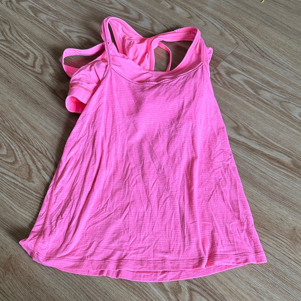 Lululemon tangerine Women's Tank Top w/ bra